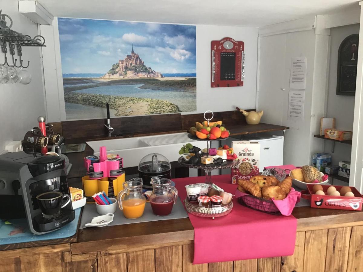 La Ville - Les Petits Champs Bed & Breakfast Buais-les-Monts Luaran gambar