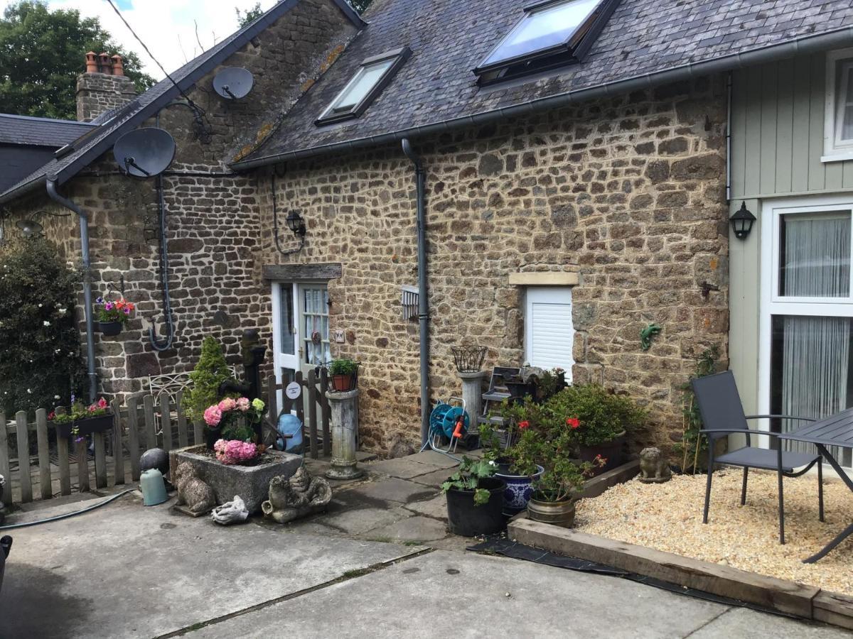 La Ville - Les Petits Champs Bed & Breakfast Buais-les-Monts Luaran gambar