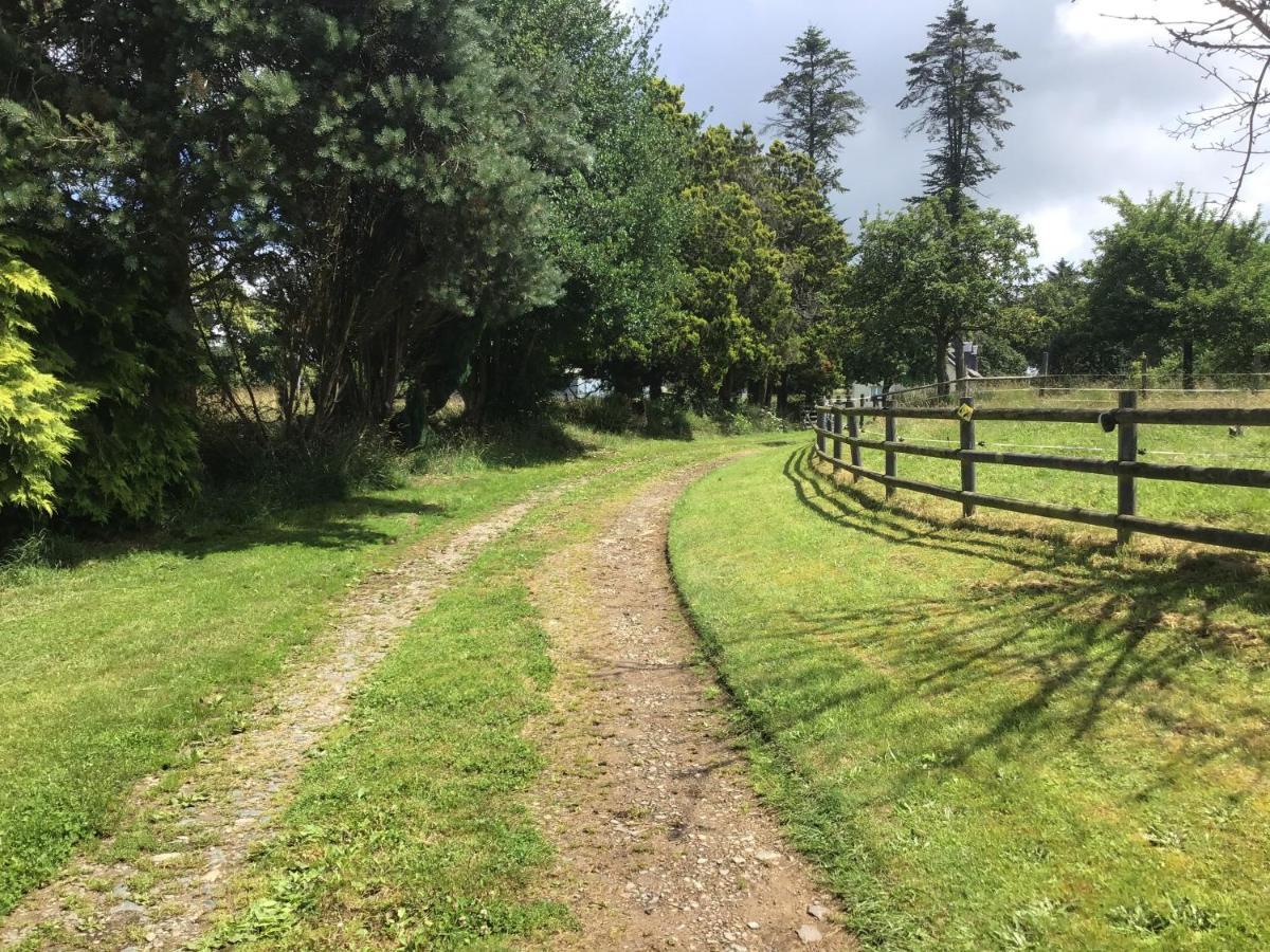 La Ville - Les Petits Champs Bed & Breakfast Buais-les-Monts Luaran gambar