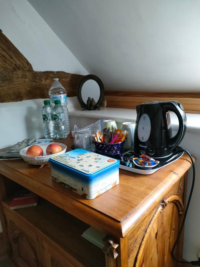 La Ville - Les Petits Champs Bed & Breakfast Buais-les-Monts Luaran gambar