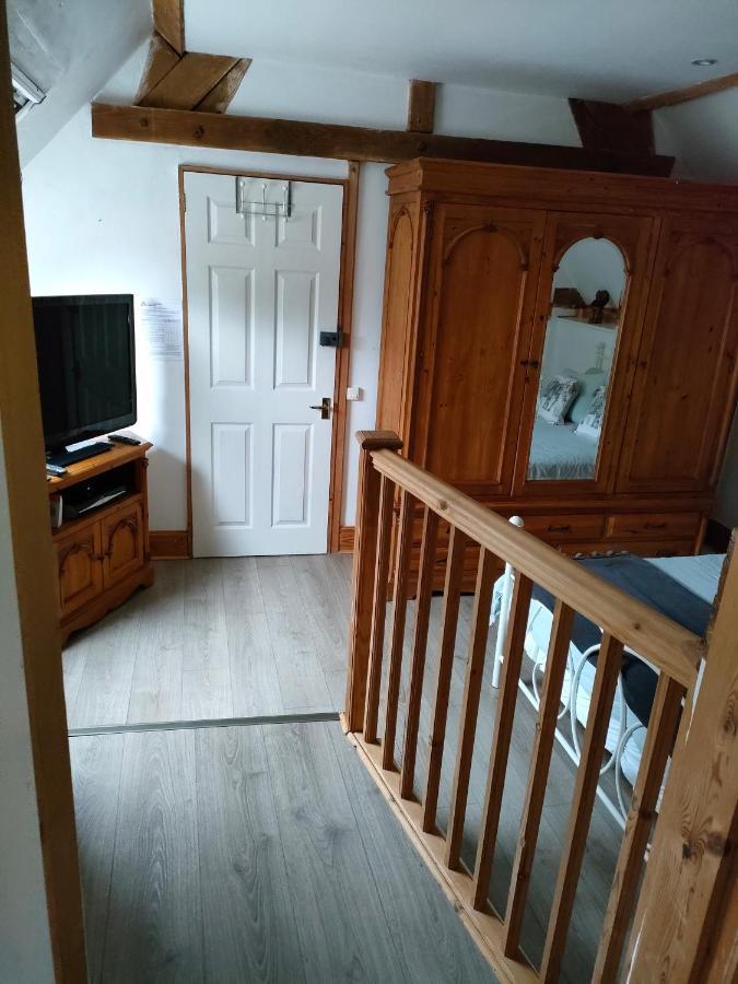 La Ville - Les Petits Champs Bed & Breakfast Buais-les-Monts Luaran gambar