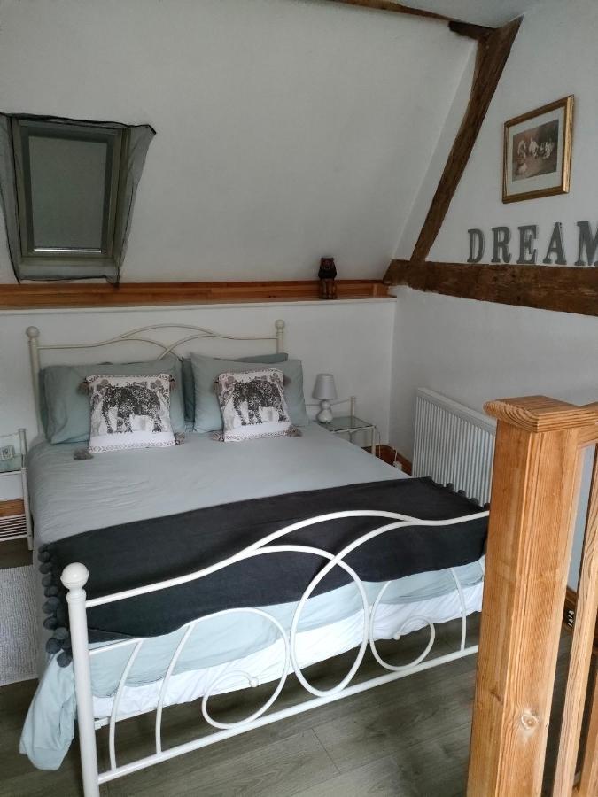 La Ville - Les Petits Champs Bed & Breakfast Buais-les-Monts Luaran gambar