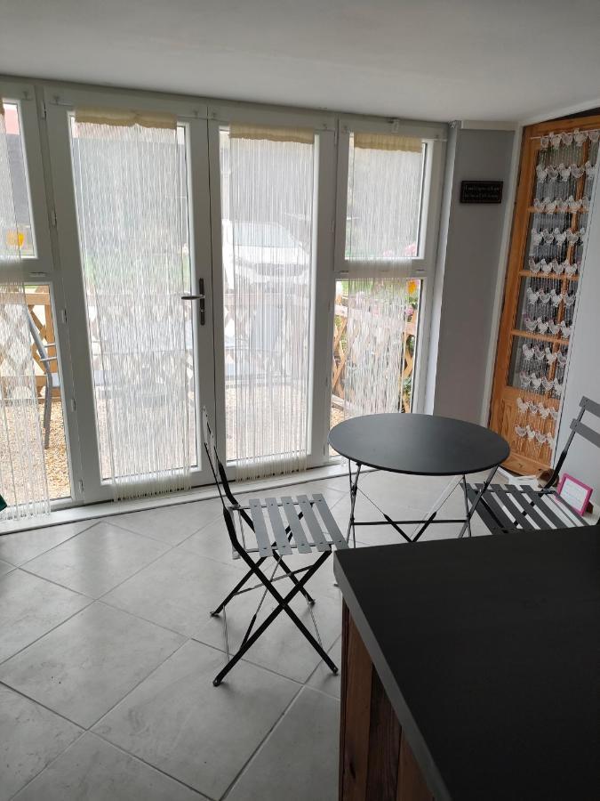 La Ville - Les Petits Champs Bed & Breakfast Buais-les-Monts Luaran gambar